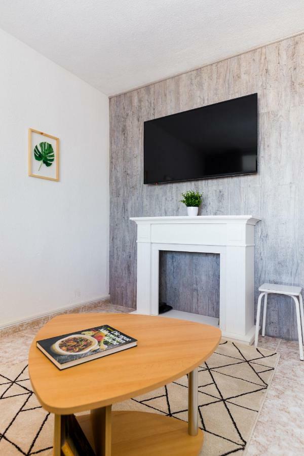 Sky Park Apartment Бенидорм Екстериор снимка